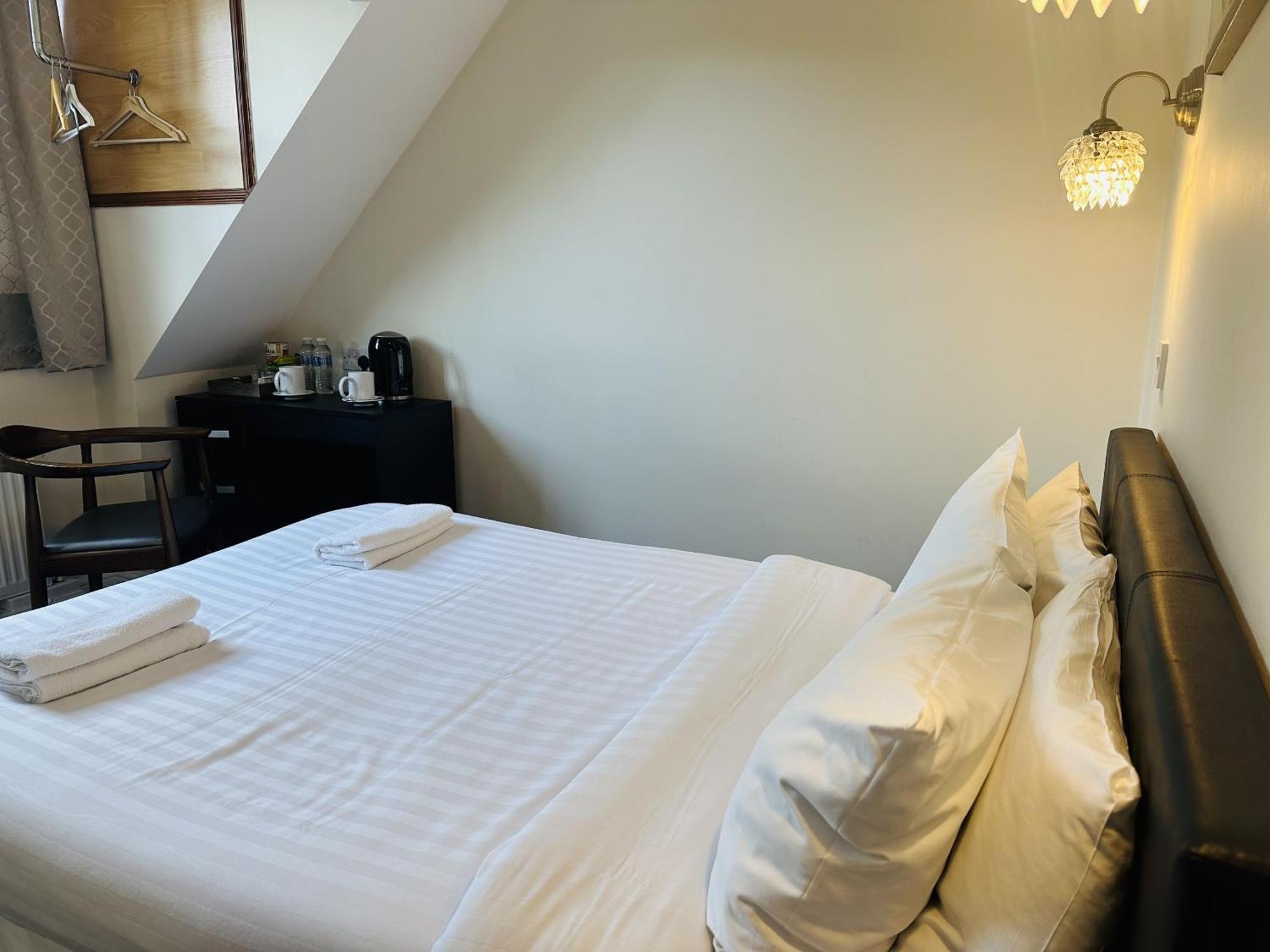 Woodcock Inn Felbridge Ngoại thất bức ảnh